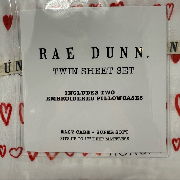 Rae Dunn Sheet Set Embroidered XOXO Pillowcases Valentine's Day Twin Size NWT - Picture 4 of 6